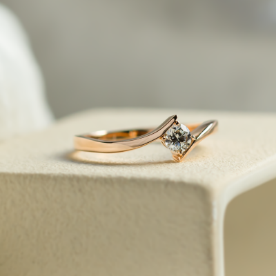 Gold engagement ring with lab-grown diamond GRESIA