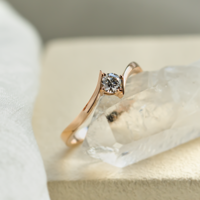 Gold engagement ring with lab-grown diamond GRESIA