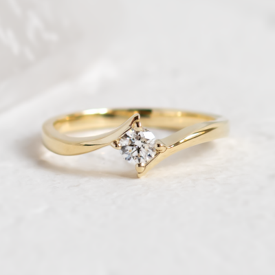 Zlatý zásnubní prsten s lab grown diamantem GRESIA