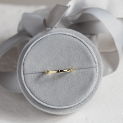 Minimalist engagement ring with salt'n'pepper diamond HAIMER