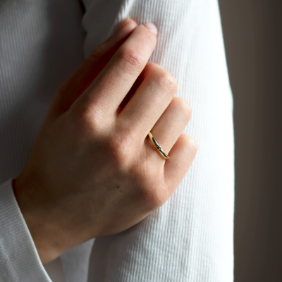 Minimalist engagement ring with salt'n'pepper diamond HAIMER