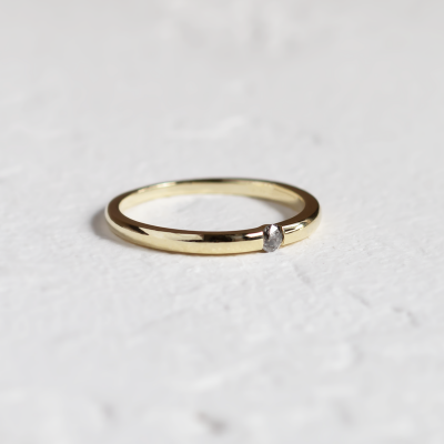 Minimalist engagement ring with salt'n'pepper diamond HAIMER