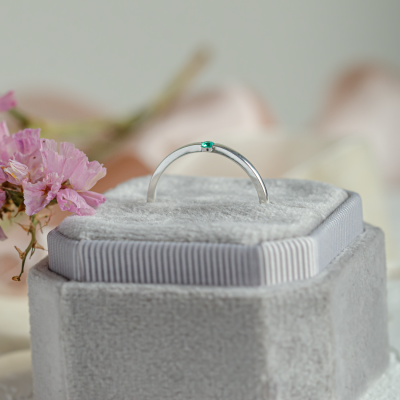 Minimalist ring with emerald HAIMERALD