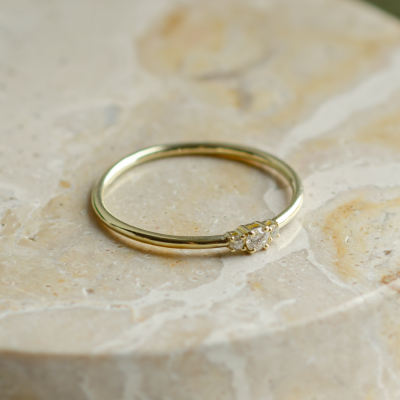 Minimalist ring with diamonds HANNAH