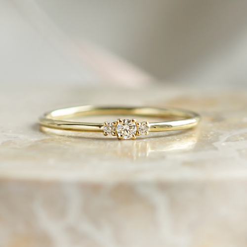 Minimalist ring with diamonds HANNAH