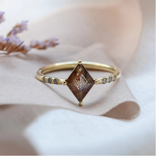 Originální prsten se salt'n'pepper diamantem JACKIE