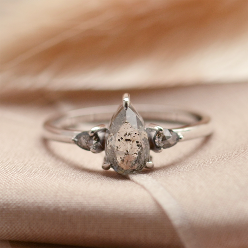 Gold pear salt'n'pepper diamonds ring JACOBELLA