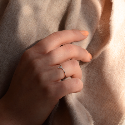 Minimalistický zlatý prsten s diamanty JANIS