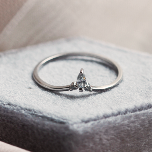 Minimalistický zlatý prsten s diamanty JANIS