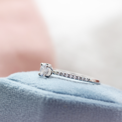 Minimalistický zásnubní prsten s diamanty 0.38ct KATVI