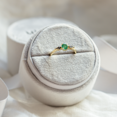 Gold ring with emerald and kite salt and pepper diamonds KIM