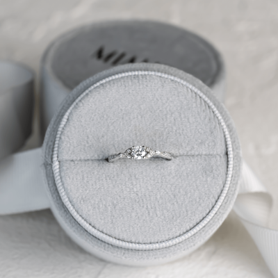 Zásnubní zlatý prsten s diamanty KREKE