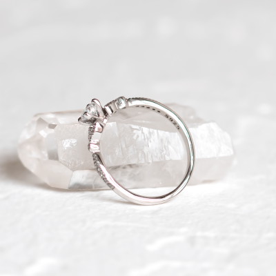 Zásnubní zlatý prsten s diamanty KREKE