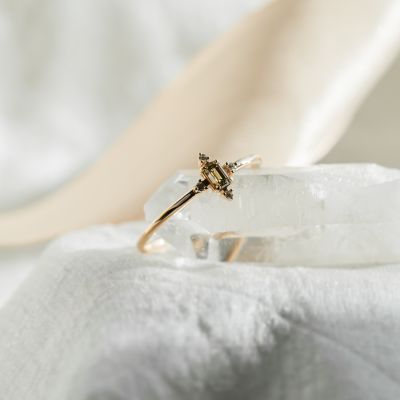 Zlatý prsten s champagne diamantem KYLIE