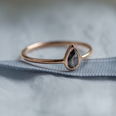 Minimalist engagement ring with pear salt and pepper diamond LAELIA