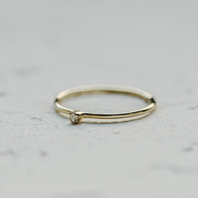 Gold minimalistic ring with diamond in 18K gold LAUD