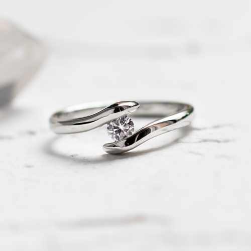 LEA sophisticated gold diamond engagement ring