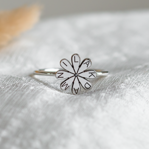 Gold ring with a diamond and engraving LEXI