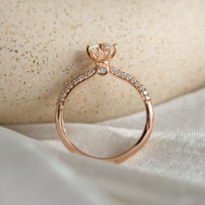 LIVKE classic gold diamond engagement ring