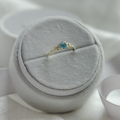 Gold ring with Swiss blue topaz and diamonds LUCIDE