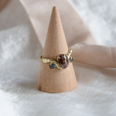 Gold organic ring with salt and pepper diamonds LUDOVICA