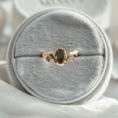 Gold organic ring with salt and pepper diamonds LUDOVICA