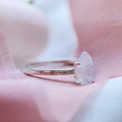 Zásnubní prsten s měsíčním kamenem a diamanty LUNAR