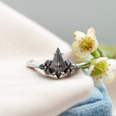 Unusual ring with salt'n'pepper diamonds MANSUETO