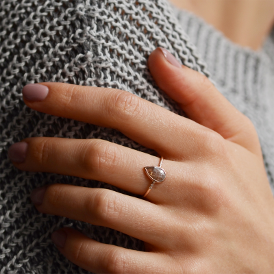 Original engagement ring with salt'n'pepper diamond MARANZA