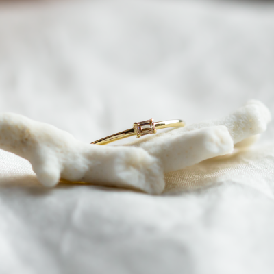 Gold minimalist ring with fancy chmapagne diamond MARGO