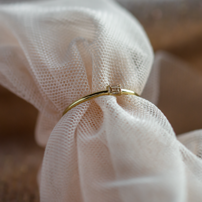 Gold minimalist ring with fancy chmapagne diamond MARGO