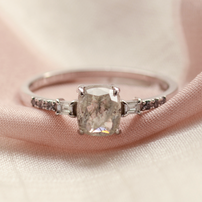 Zlatý prsten se šedým diamantem salt and pepper CATERINA