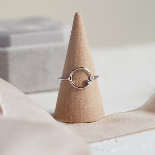 Gold minimalist ring with salt and pepper diamond MERIDA