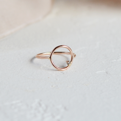 Gold minimalist ring with salt and pepper diamond MERIDA