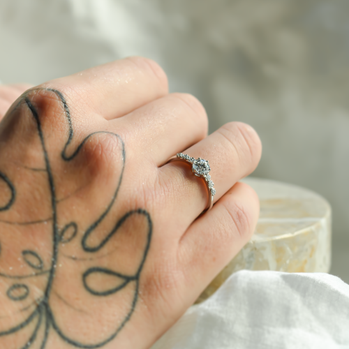 Romantic engagement lab-grown diamond ring MUSE