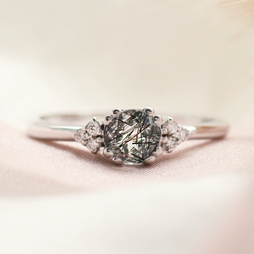 Gold ring with quartz and diamonds MONNY