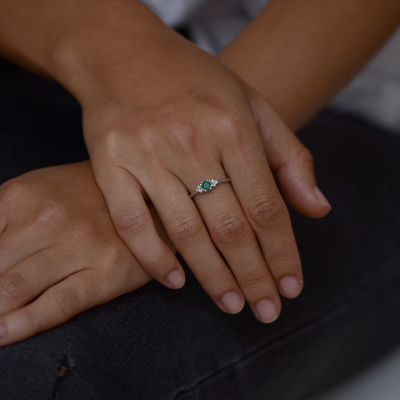 Gold ring with diamonds and emerald MONNY