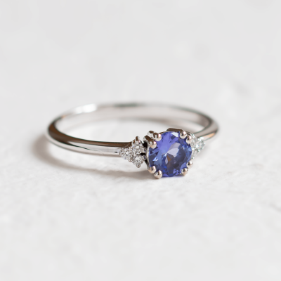 Gold ring with tanzanite and natural diamonds MONNYS