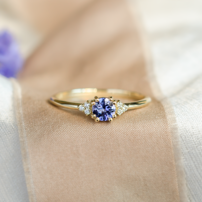 Gold ring with tanzanite and natural diamonds MONNYS