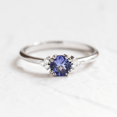 Gold ring with tanzanite and natural diamonds MONNYS