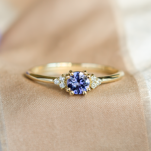 Gold ring with tanzanite and natural diamonds MONNYS