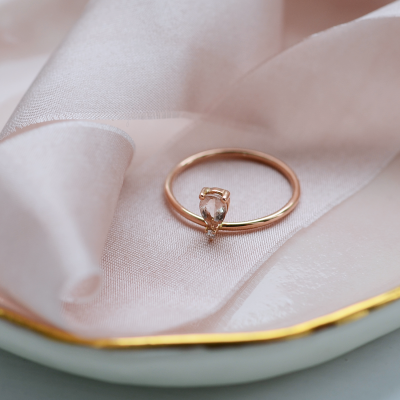 Prsten z růžového zlata s morganitem a diamantem MORGAN