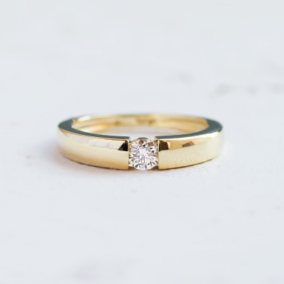 Zlatý zásnubní prsten s diamantem 0.25ct  MOVIK