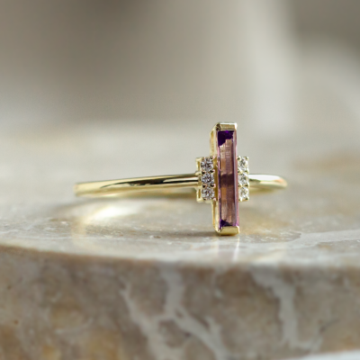 Original ring with baguette amethyst and side diamonds NAIMA