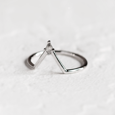 Kite salt and pepper diamond chevron wedding band NELLY