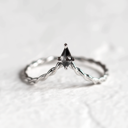 V stacker ring with kite salt and pepper diamond NIAM
