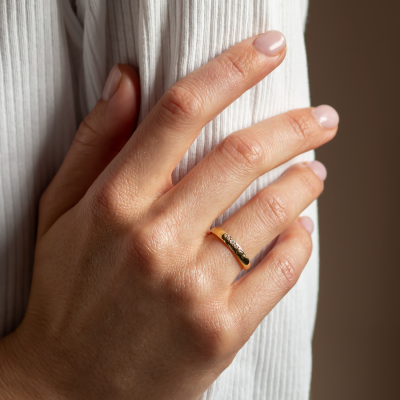 Gold ring with five diamonds NICO