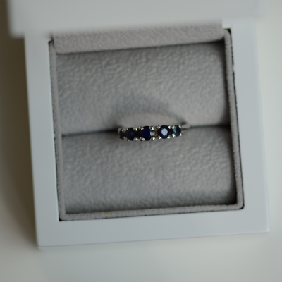 Gold ring with sapphires NIKKI