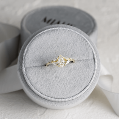 Vintage-style lab grown diamond ring NILIA