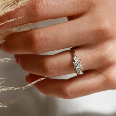 Zlatý zásnubní prsten s princess diamantem NOEL  